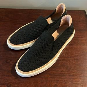 Ugg Women’s Sammy Chevron knit slip on sneakers 9.5 black